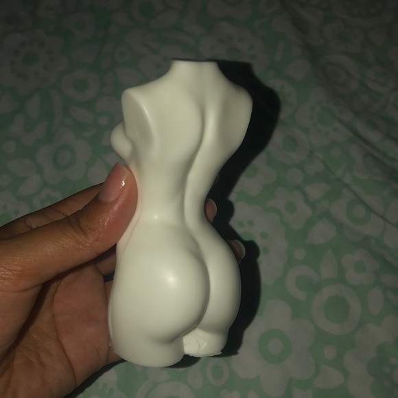 Decor - Picture 4 of 4